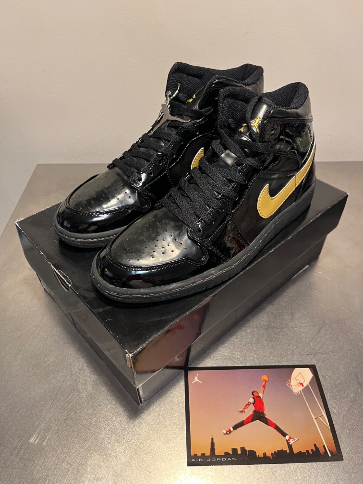 NEW DEADSTOCK Nike Air Jordan 1 Patent Black & Metallic Gold NEW DEADSTOCK Nike Air Jordan 1 Patent Black & Metallic Gold