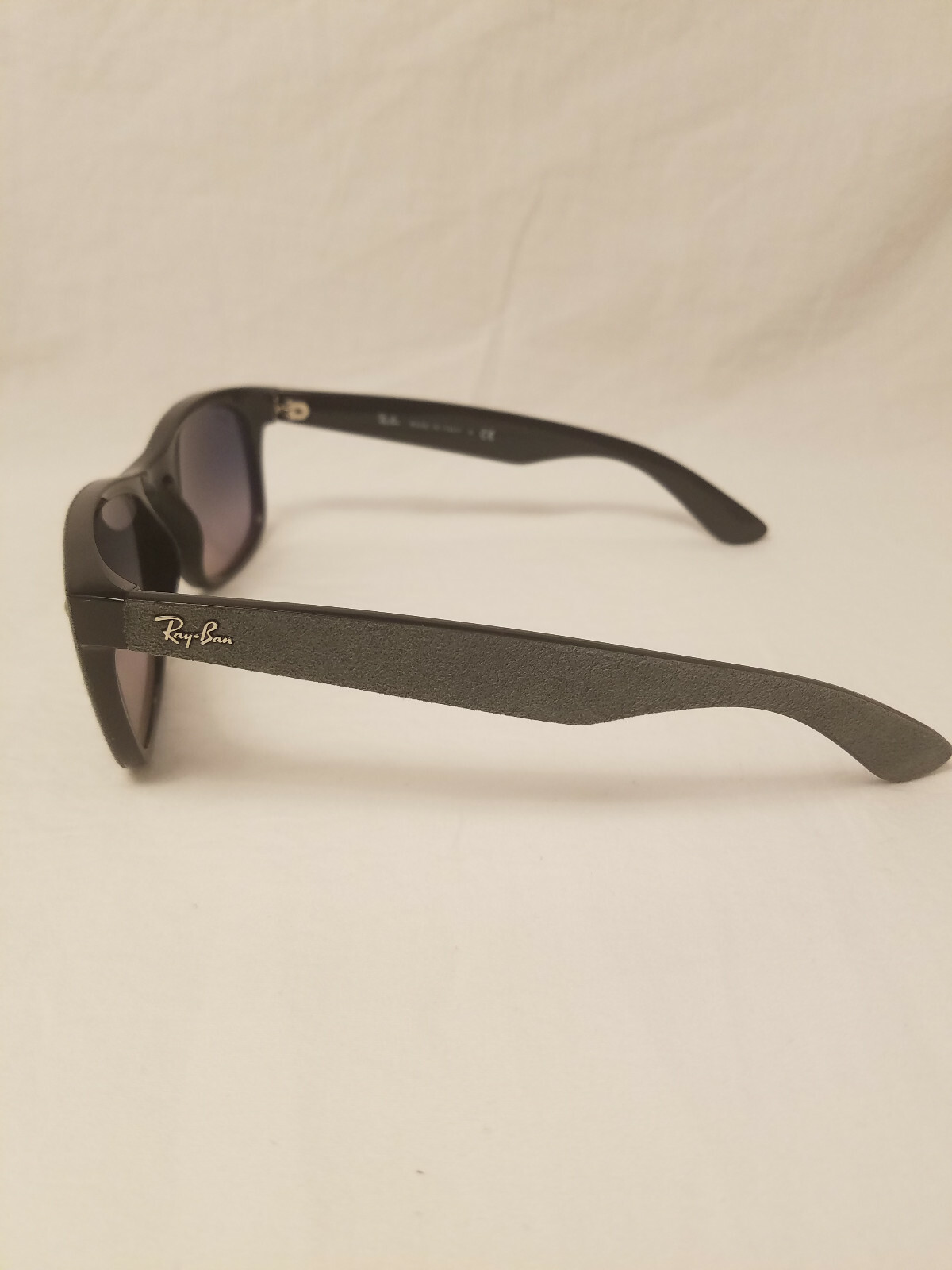 RAY-BAN Men's CHARCOAL WAYFARER SUNGLASSES