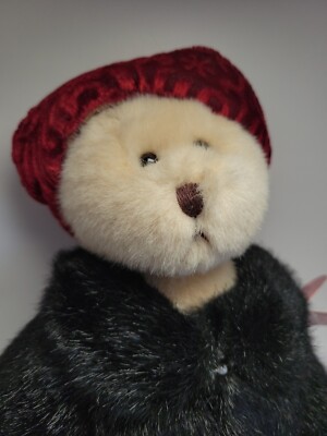 Russ Memories - NURIA - Bear With Hat, Purse, Necklace, and Hat