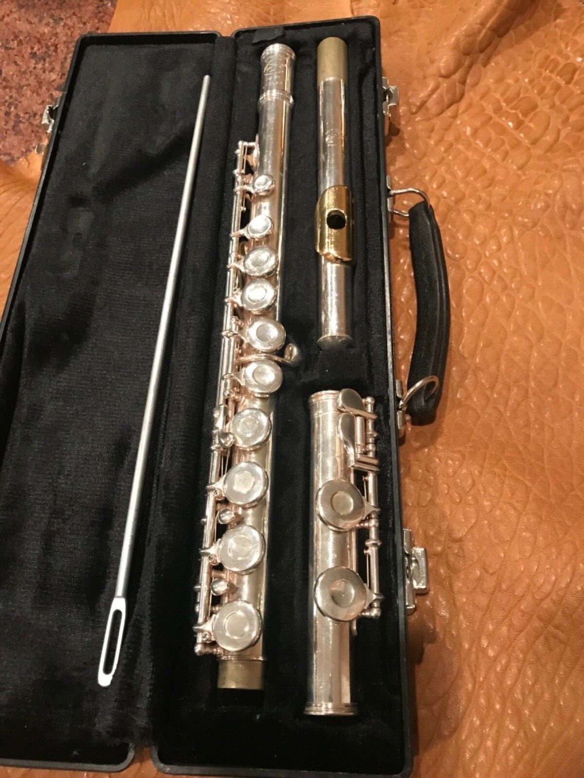 GEMEINHARDT 2SP SILVER PLATED FLUTE WITH HARD CASE (Gold Mouth Piece)