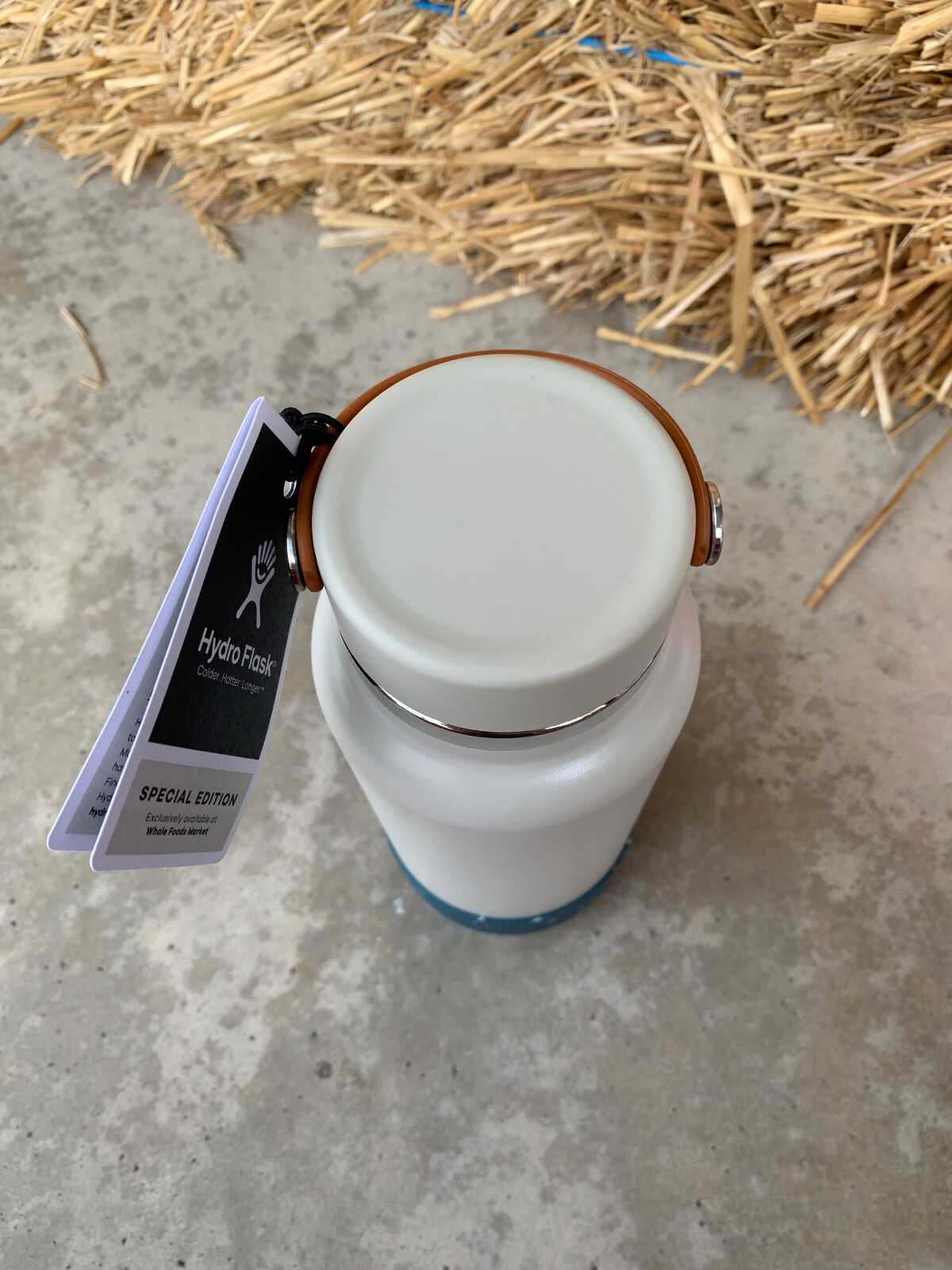 hydro flask NEW whole foods market special edition Sandalwood (with box)