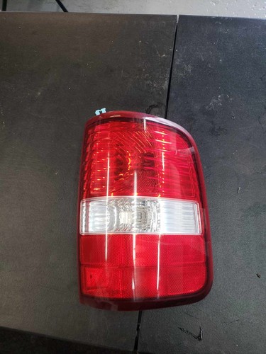 Used Right Tail Light Assembly fits: 2004 Ford F150 PICKUP New Style Styleside R