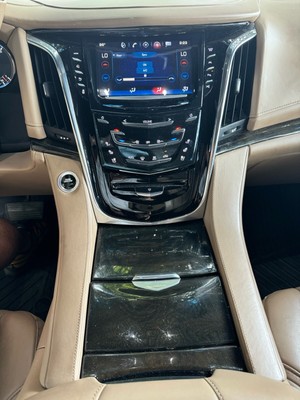 image 12 of interior