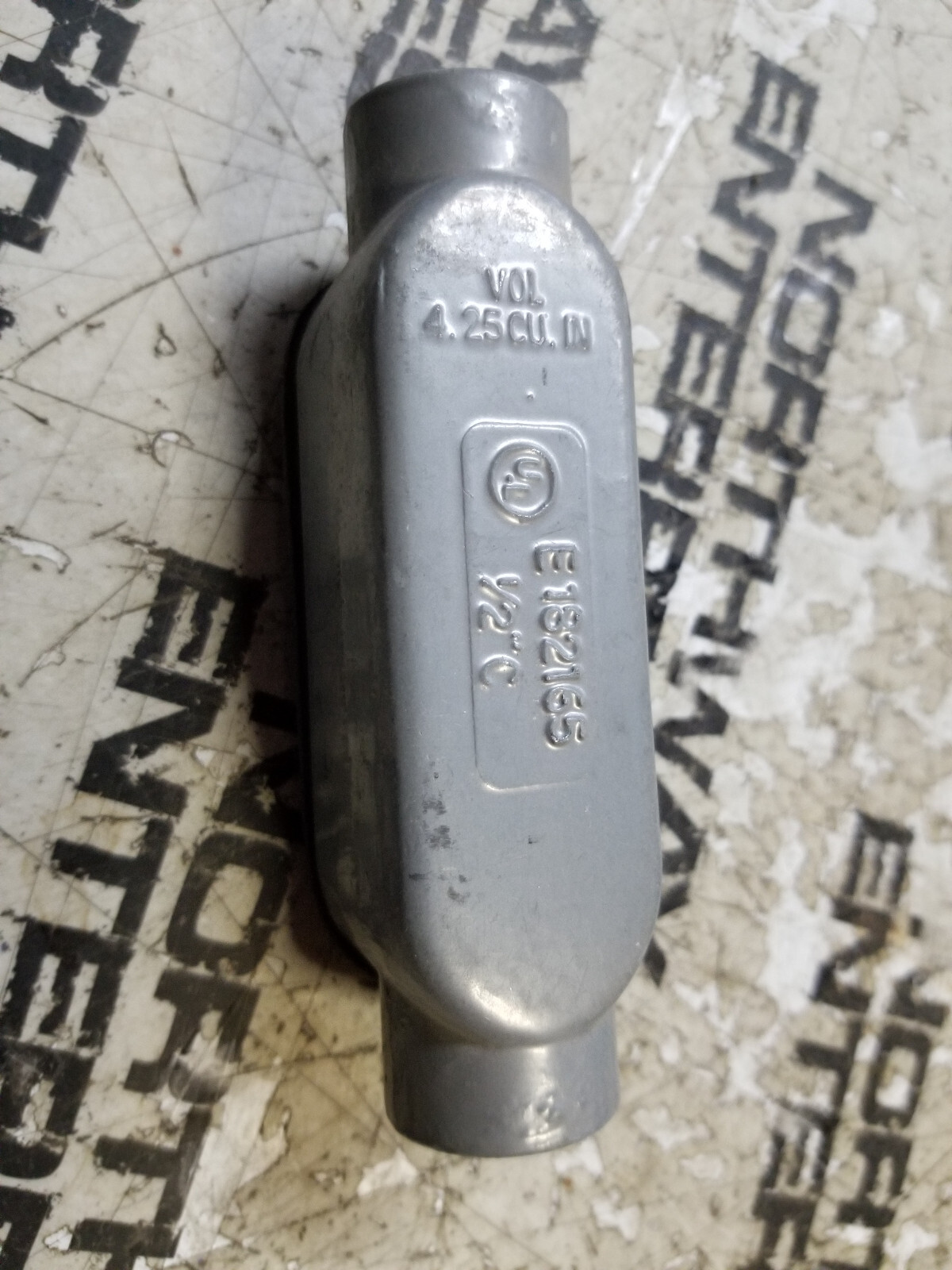 LOT OF 3PC - E182165 1/2