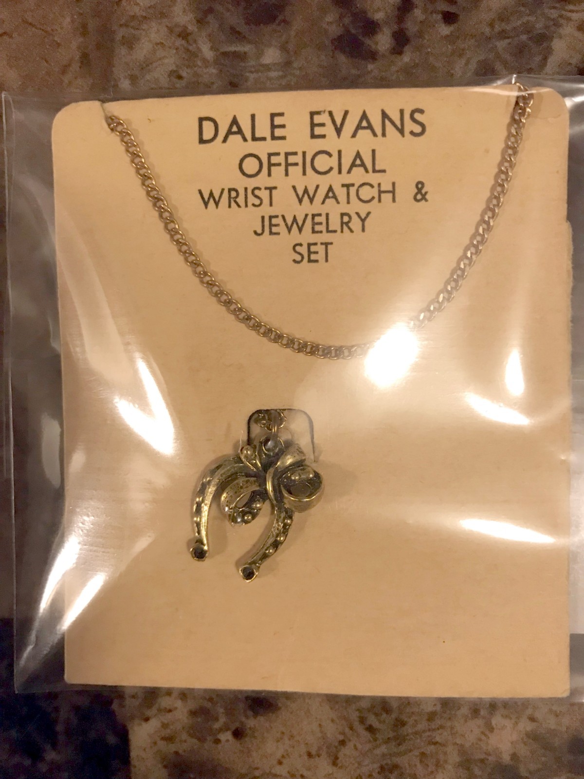 1950 Official DALE EVANS Horseshoe Pendant and Chain NECKLACE MOC (Roy Rogers)