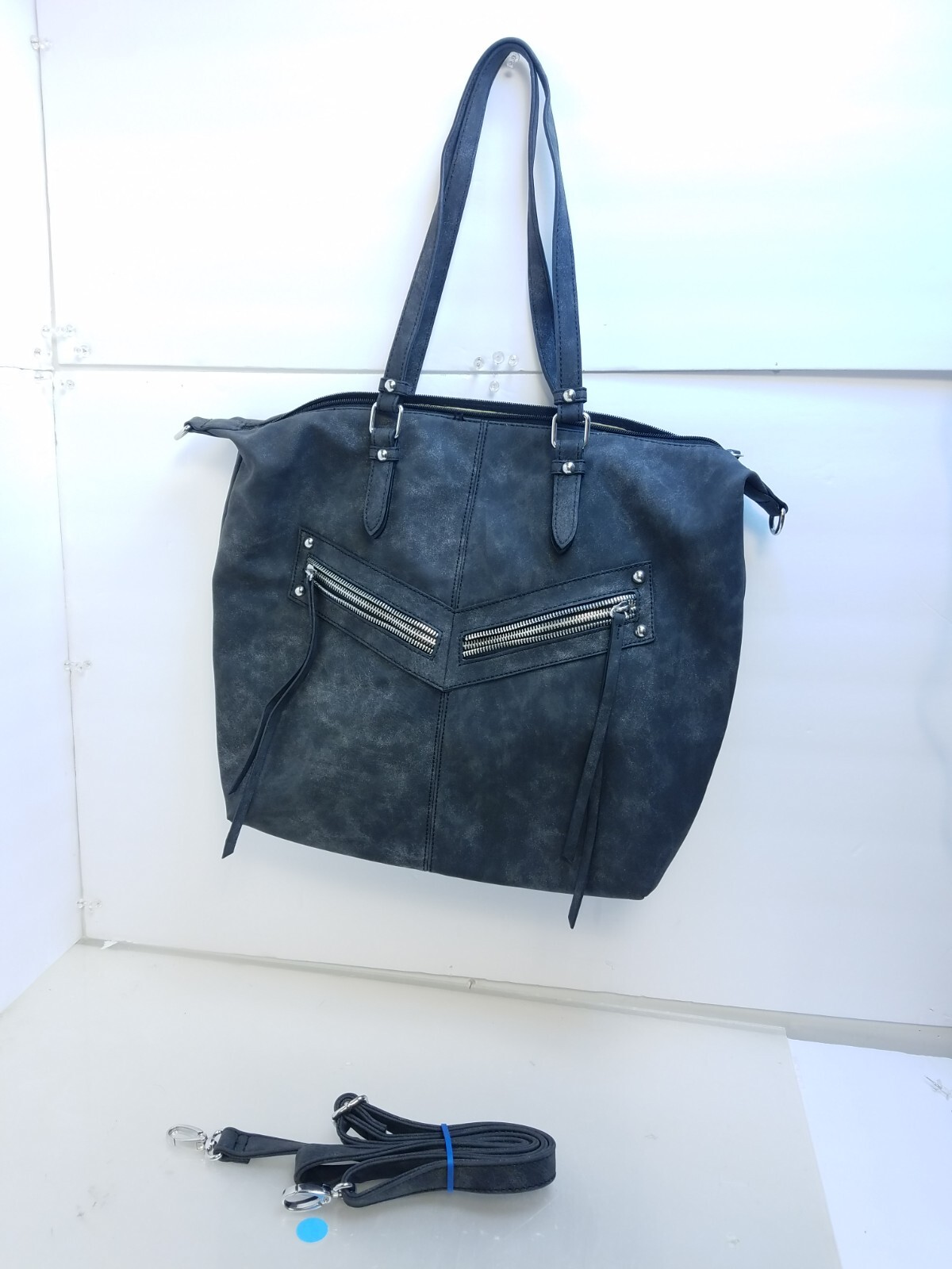 ☆A.P.C.☆ Ana Shoulder Bag Black PUABOF61888LZZ PUABOF61888 Ana bag | Grained recycled leather-like material | A.P.C.