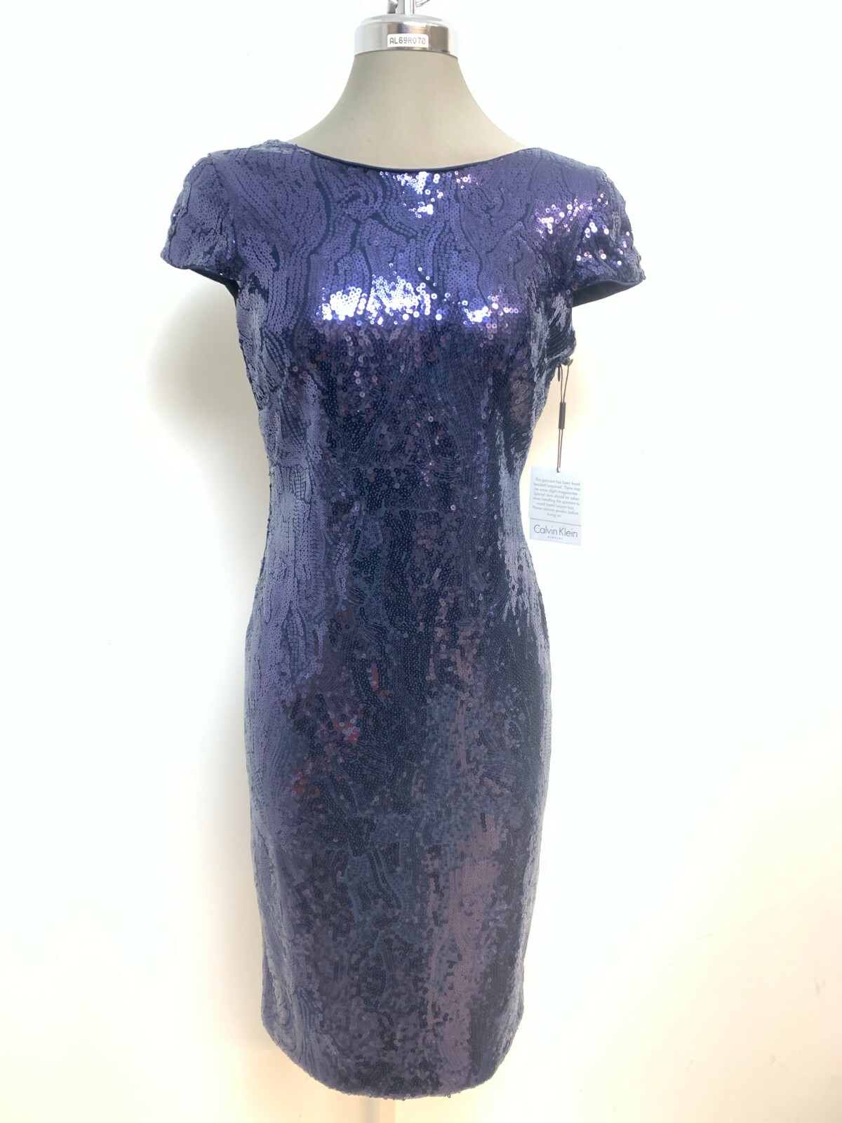 

Calvin Klein NWT Элегантное платье-футляр цвета ИНДИГО с короткими рукавами и пайетками, размер  L@@K, Indigo blue