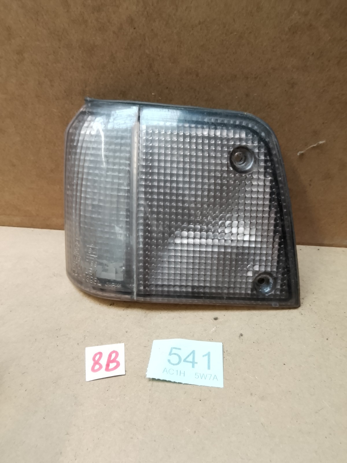 HONDA ACCORD MK2 PASSENGER SIDE FRONT INDICATOR 0410395L #8B541