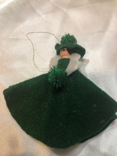 4 Vintage Cloths Pin Woman In Felt Dresses Ornaments