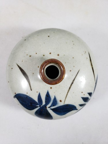 Vintage NAPCOWARE Ceramic Bud Vase with painted flowers very good condition