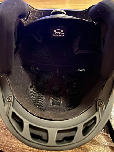 Oakley Snowboard/Ski Helmet MOD5 Helmet NEW Matte Black  and Green Sz L