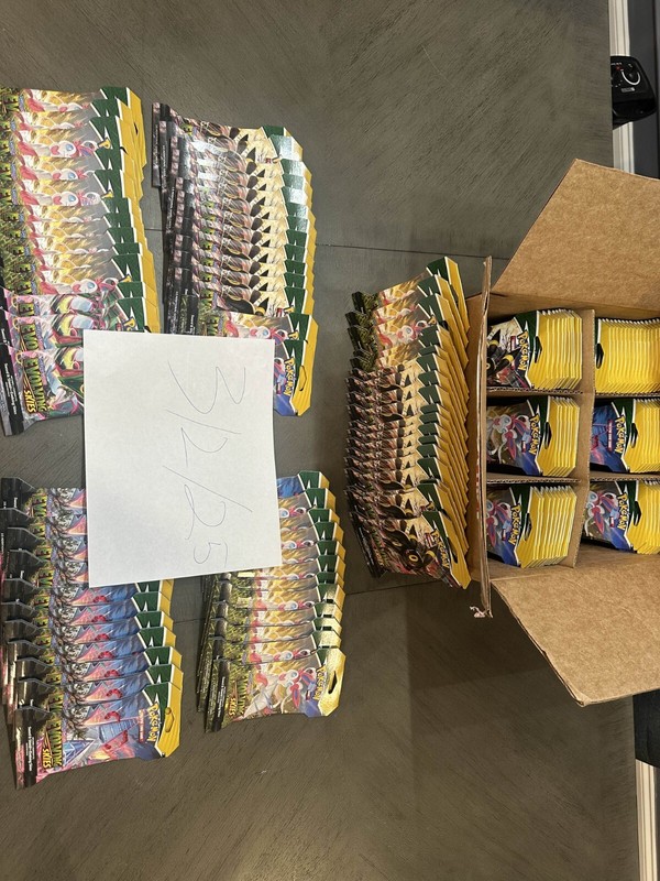 130 Pokemon Evolving Skies Booster Packs Sealed