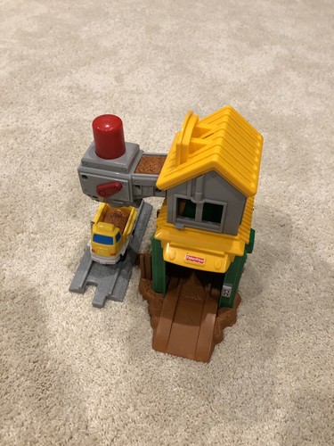 GeoTrax Load 'Em Up Gravel Co. B4340 Complete Tower Train Accessory Set