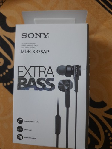 SONY MDR-XB75AP Bass Booster In-Ear Headphones With Mic SONY MDR-XB75AP Bass Booster In-Ear Headphones With Mic