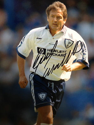 GARY MABBUTT - FORMER TOTTENHAM FOOTBALLER - SIGNED COLOUR PHOTOGRAPH