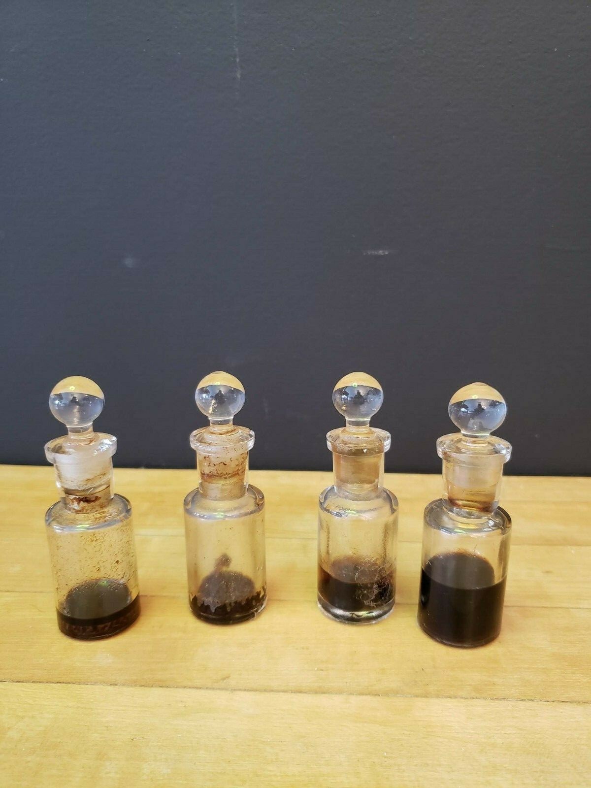 4 VINTAGE SCENT BOTTLES