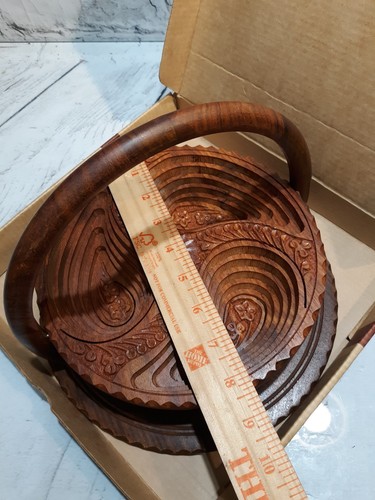 Beyond Woodwork 28050 Sculptured circular bowl with handle folding Emblem