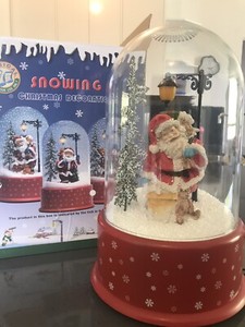 LARGE Snowing snow globe/Christmas decoration | Decorative Accessories