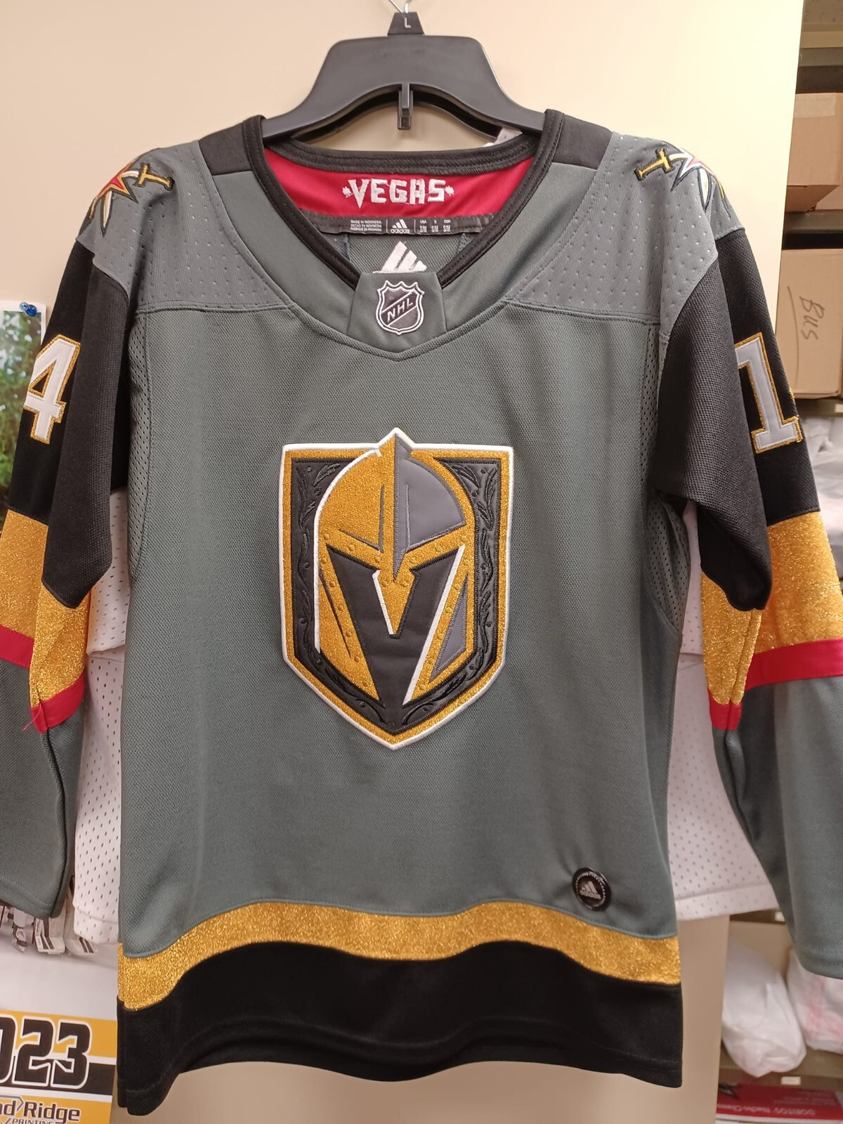 VEGAS GOLDEN KNIGHTS GRAY #14 HAGUE JERSEY, YOUTH (S/M) EUC