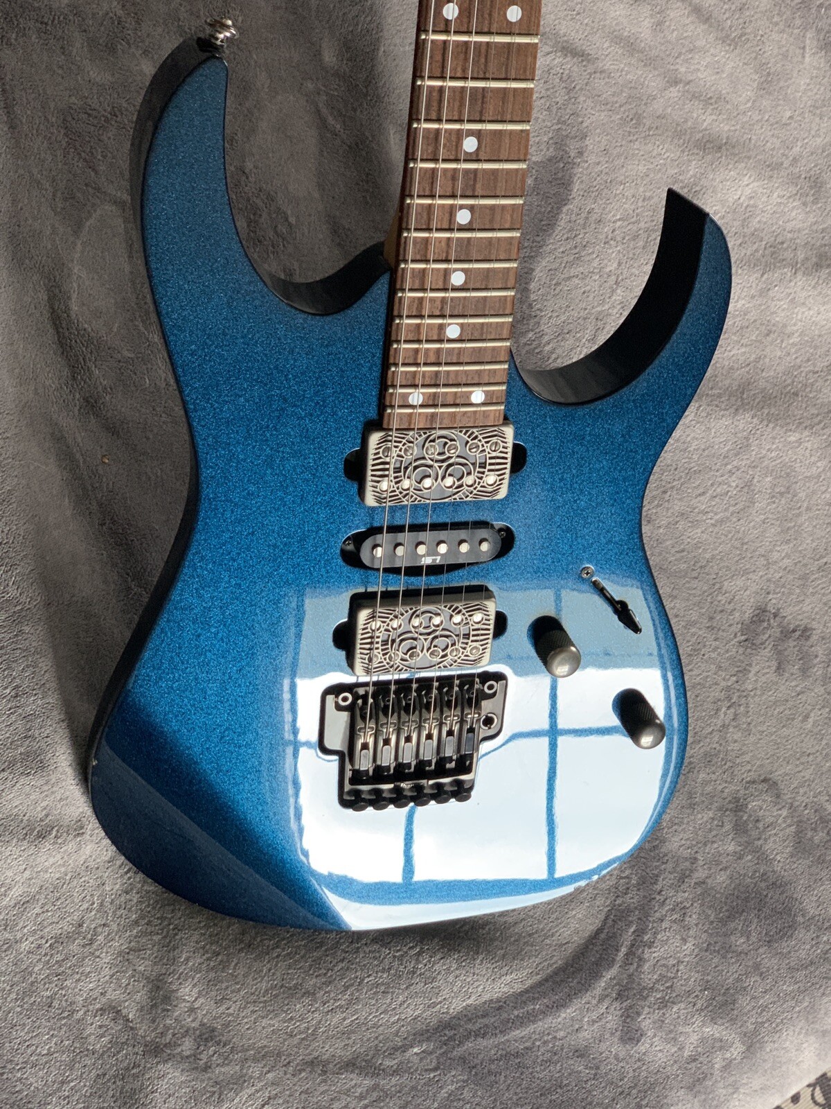 rg1570 mirage blue