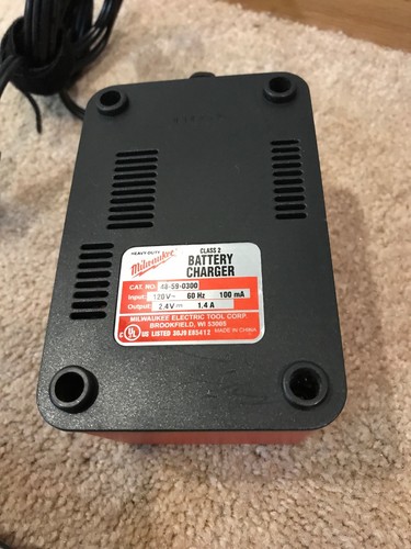 **MINT** Milwaukee Cordless Screwdriver 2 Speed 6546-1   2.4V Battery + Charger