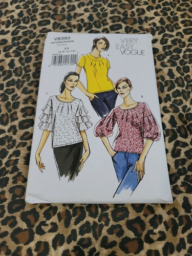 IN VOGUE Six decades of fashion ヴォーグ Vogue Patterns ~ Custom Fit Dress With 'leg O Mutton