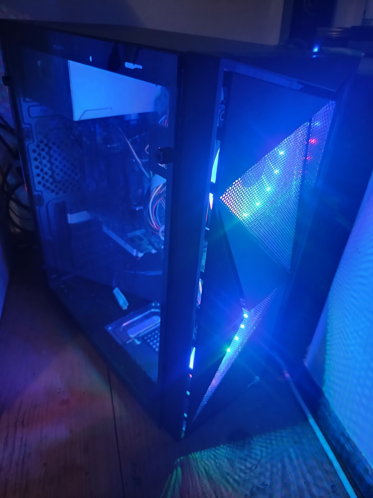 Gaming pc | intel i5-4460 | Amd Radeon R7 200 Series 2 GB