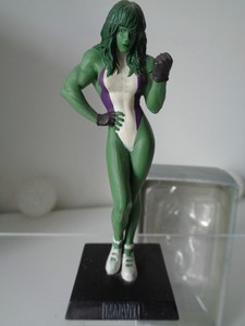 Occasion/Soldes  Figurine Action : Bruce Banner (Hulk) Avec Son Laboratoire 