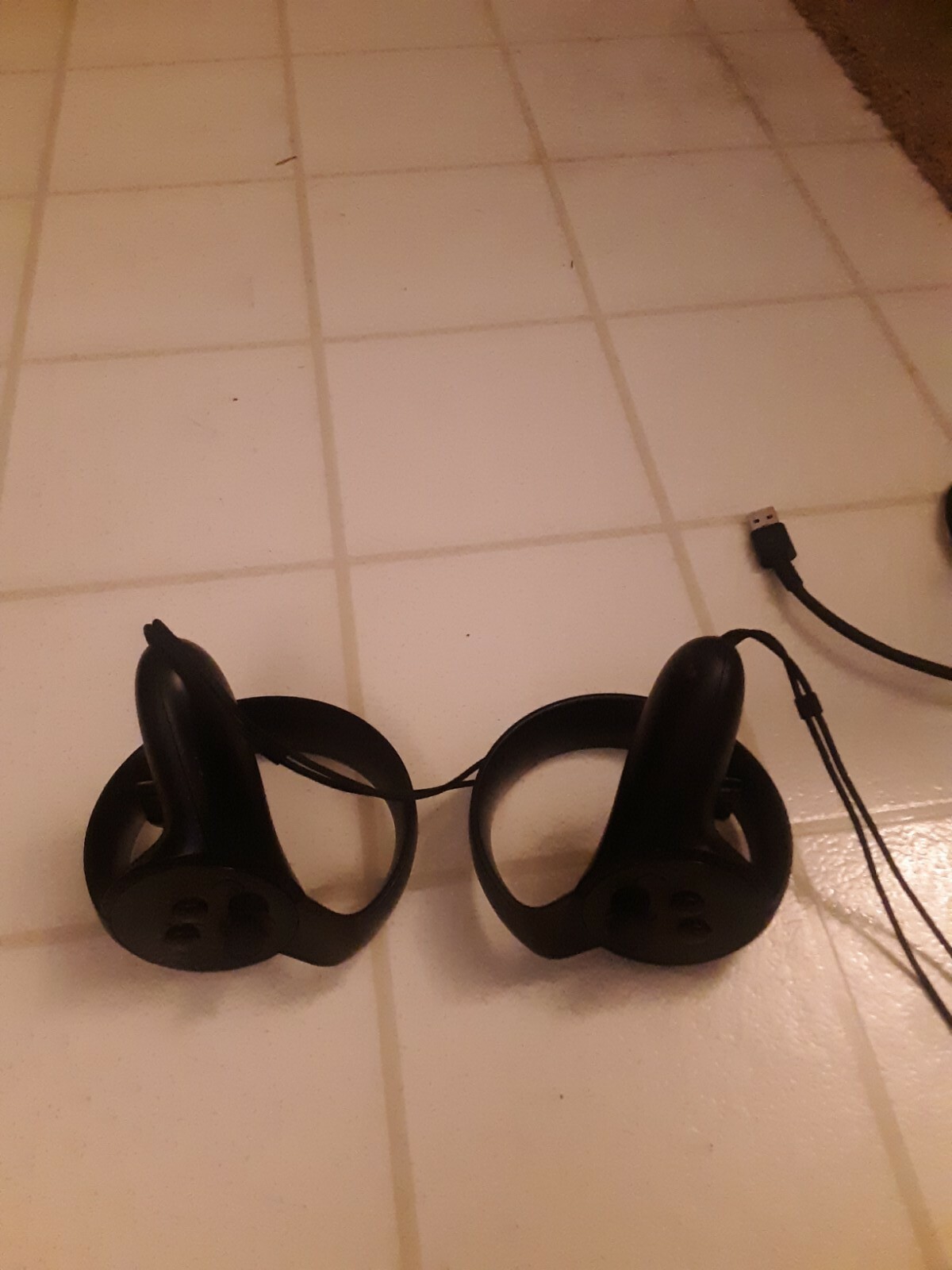 Oculus Rift CV1 Virtual Reality Headset with Controllers Sensors - Black