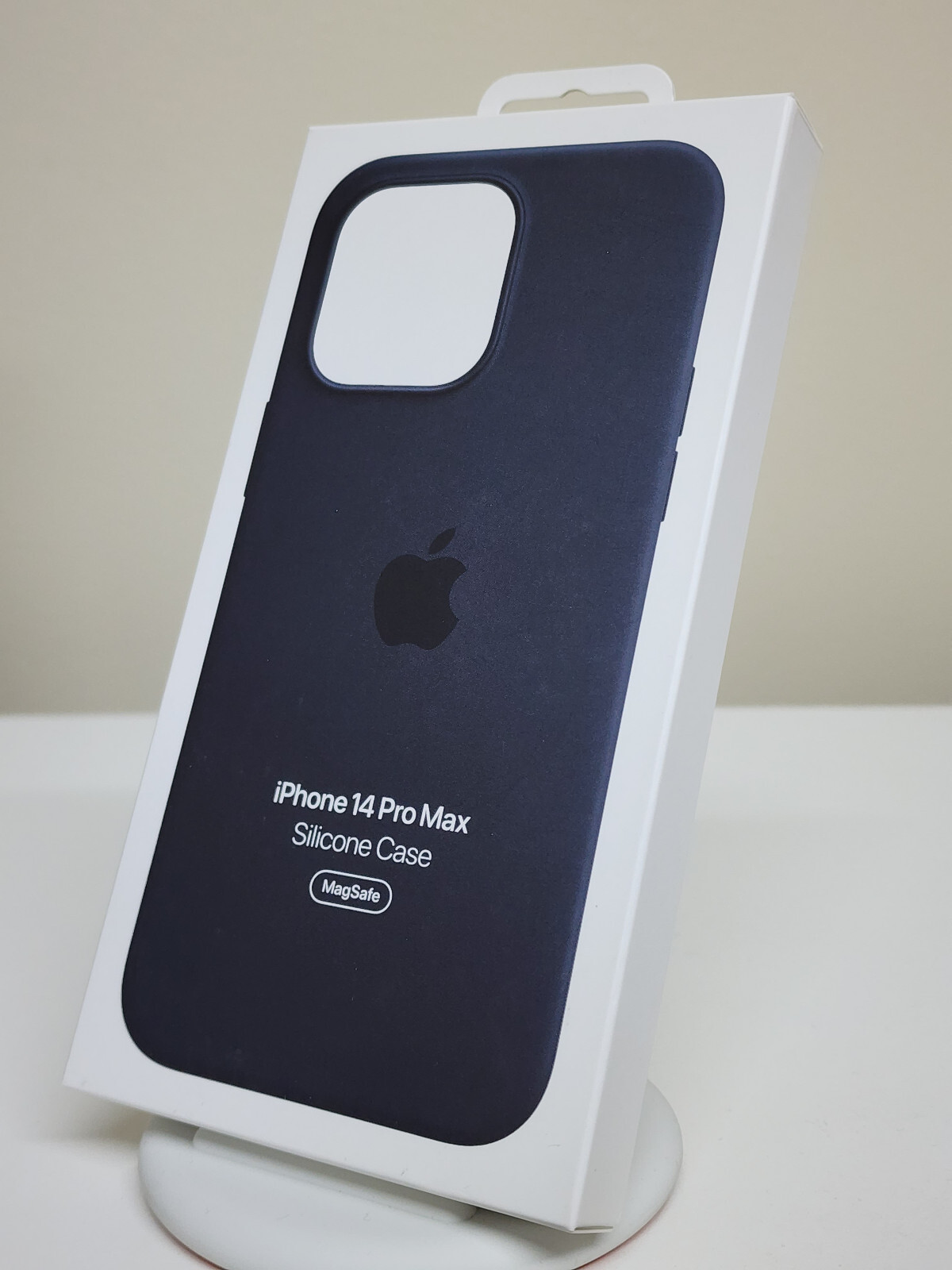 Open-Box Apple iPhone 14 Pro Max Silicone Case with MagSafe Open-Box Apple iPhone 14 Pro Max Silicone Case with MagSafe