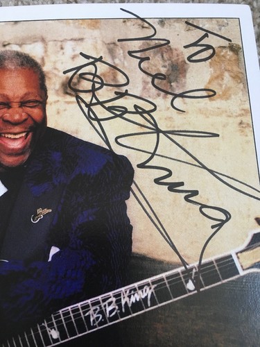 B.B. KING SIGNED PHOTO BLUES LEGEND AUTOGRAPH