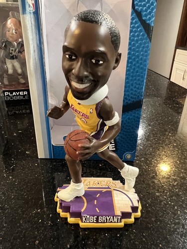 BOBBY'S KOBE パーカー NBAスーパー・レジェンド【コービー・ブライアント】を大胆に