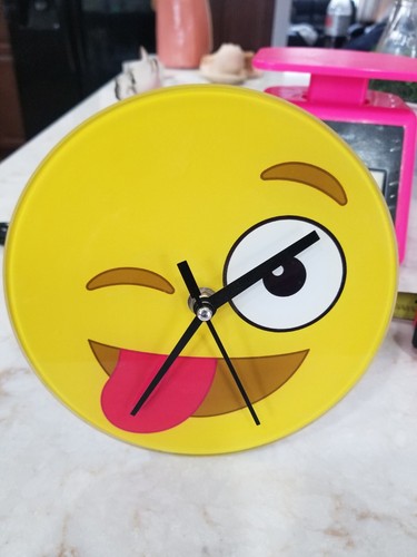 Emoji Face Clock 7