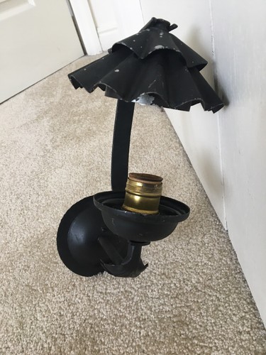 Vintage Black Metal Wall Sconce Medieval Look ?