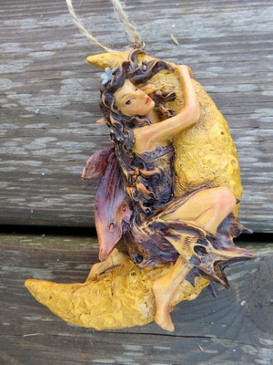 FAIRY SITTING IN MOON ANTHONY FISHER MIDDLE EARTH whimsical village faeries