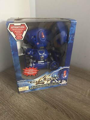 Toy Island Lost in Space 1998 Movie Talking Remote Control Robot New in Box