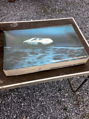 VINTAGE STROMBECKER INTERNATIONAL ROAD RACING SLOT CAR SET 9935 TRACK LOT 1960s