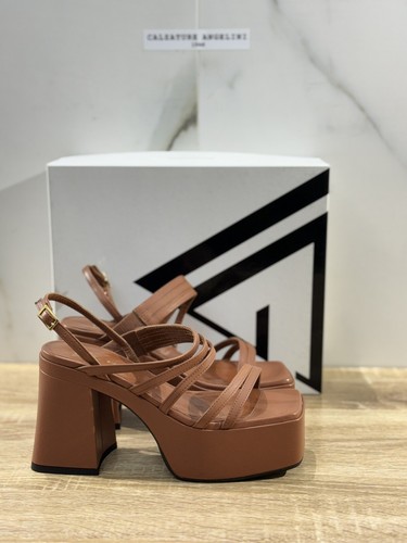 シューズ・サンダルその他 ELISABETTA FRANCHI Woman Heeled sandals Butter SA45L 193 Elisabetta Franchi Sandale Frauen Leder Butter Luxury Frau