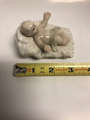 CERAMIC BABY JESUS IN MANGER FIGURINE 3” L