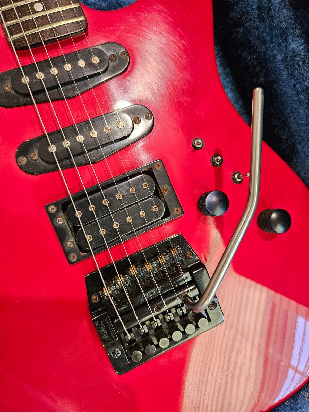 b.c rich エレキギター　kahler flyer ジャンク品 B.C.Rich / Bich テイハツ期 / Kahler-Flyer搭載 - HR/HMギター