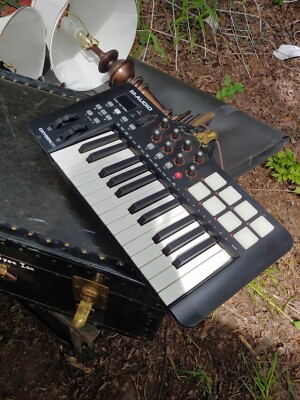 M-Audio Oxygen 25 MKIV USB 25 Key Keyboard Excellent