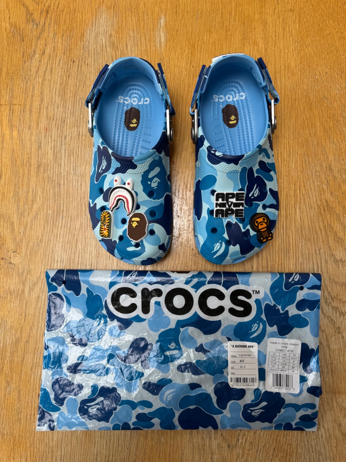 A BATHING APE × Crocs Clog  