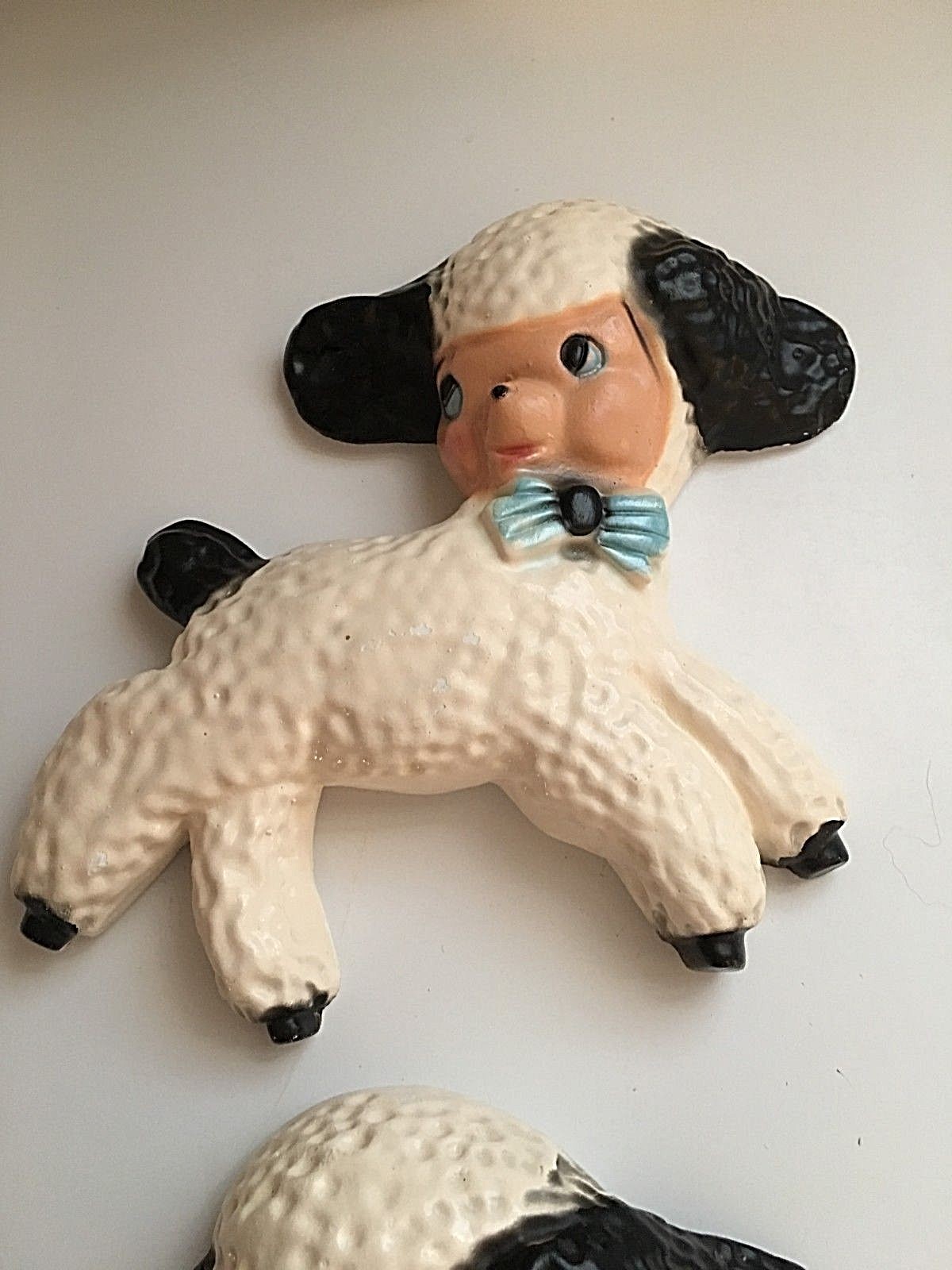 Vintage Kitsch 2 White Lambs Plaster/Chalkware Wall Hangings Blue Bows 6
