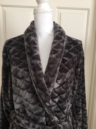 Hotel Spa One Size Fits All Gray Long Sleeve Robe with Belt SOFT