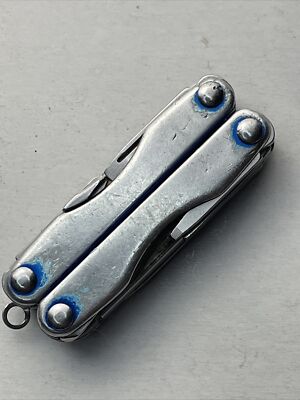 Leatherman Squirt E4 Multi-Tool w/ Wire Strippers Rare Discontinued!