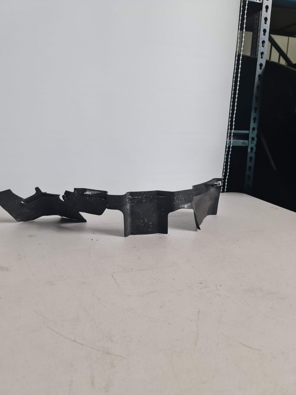 0 Bmw 2015-2020 17-11-7-857-500 17117857500 Flap For Fan Cowl 7857500 02 image 2