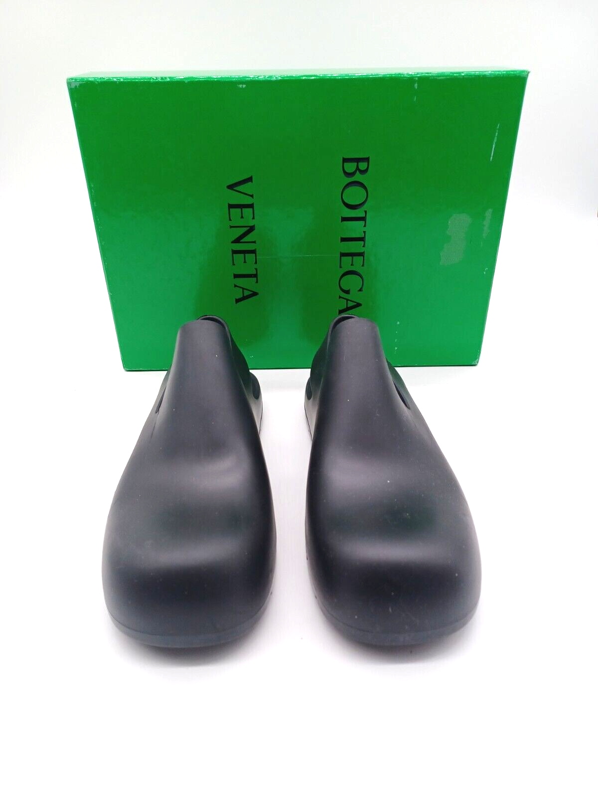 サンダル BOTTEGA VENETA Slippers and Clogs Men Rubber Green/Liana Bottega Veneta Slippers and Clogs Men Rubber Green/Liana | B