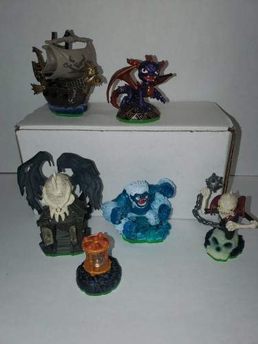 SKYLANDERS FIGURINES LOT OF 6 FIGURINES  2011 SKYLANDERS ACTIVISION lot k