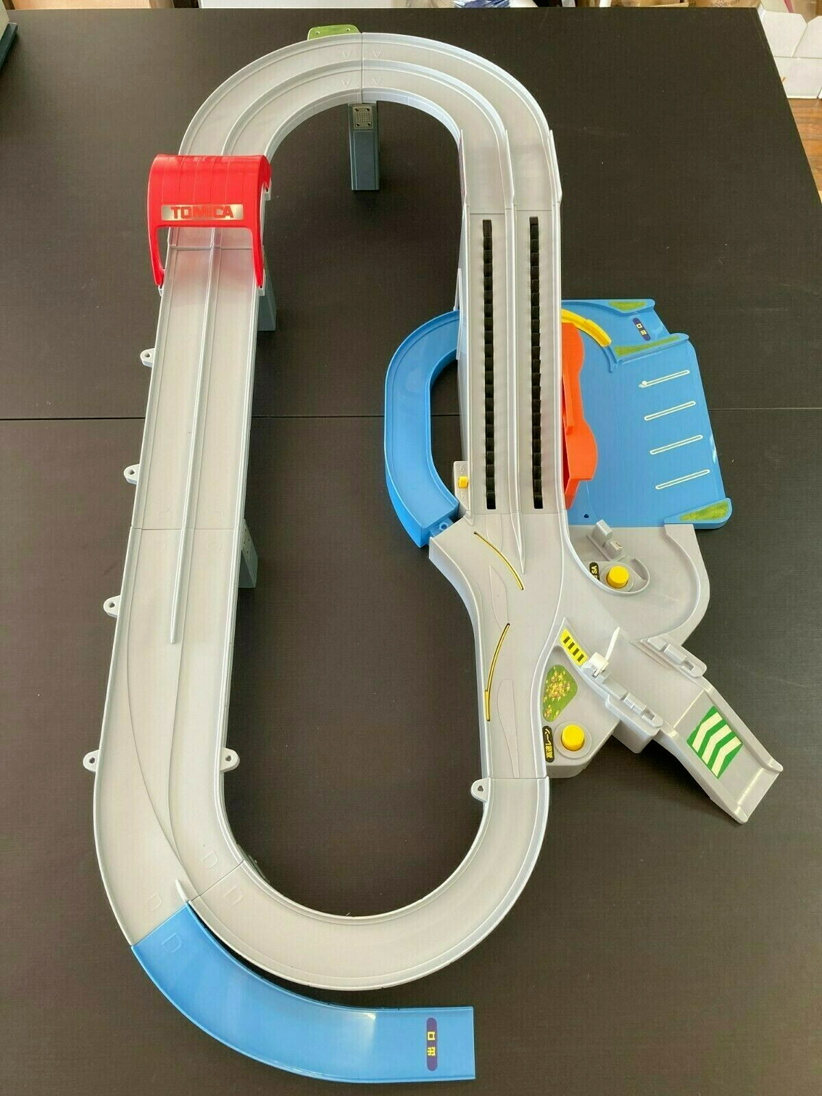 Takara Tomy Tomica World Busy Bustling Highway Drive Toy No cars