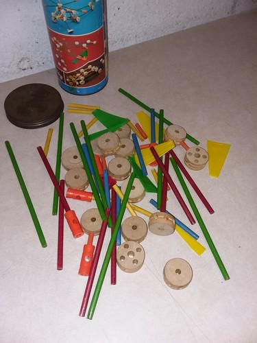 1950's TINKERTOY LITTLE DESIGNER, NO. 126 - 67 pcs. Included